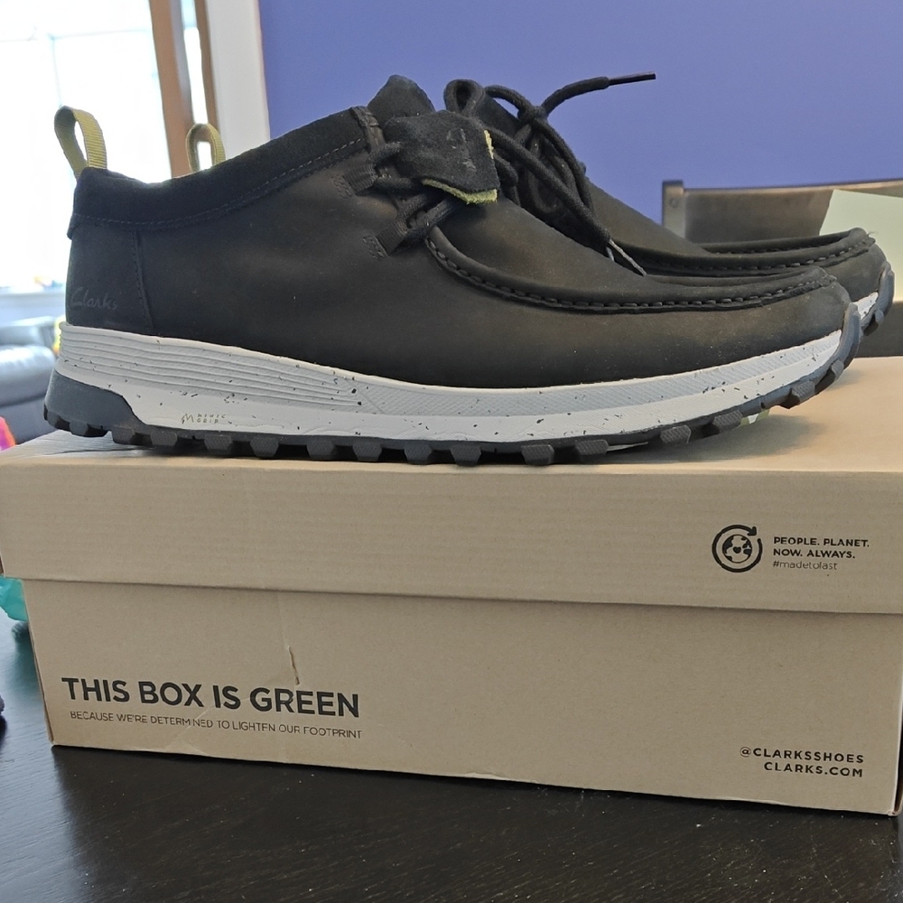 Clarks ATL Trek Wally/Men's Black and White casual shoe/sneaker.